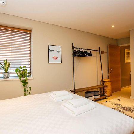 Modern 3 Bedroom Apartment In Paddington Londra Esterno foto