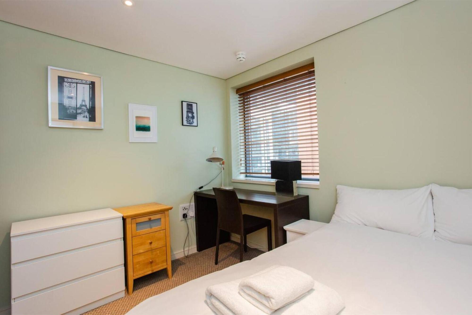 Modern 3 Bedroom Apartment In Paddington Londra Esterno foto