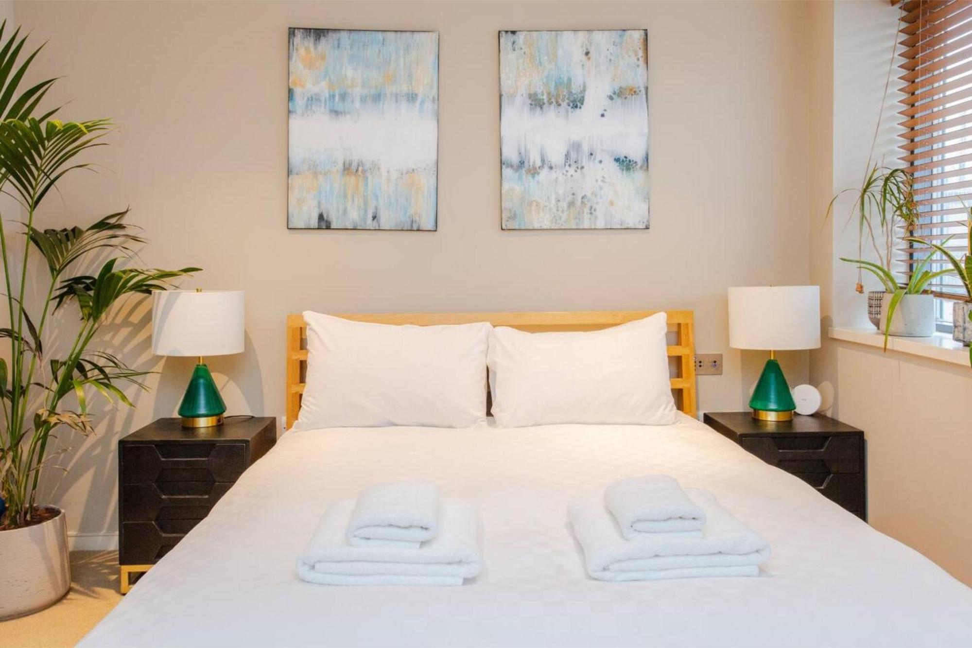 Modern 3 Bedroom Apartment In Paddington Londra Esterno foto