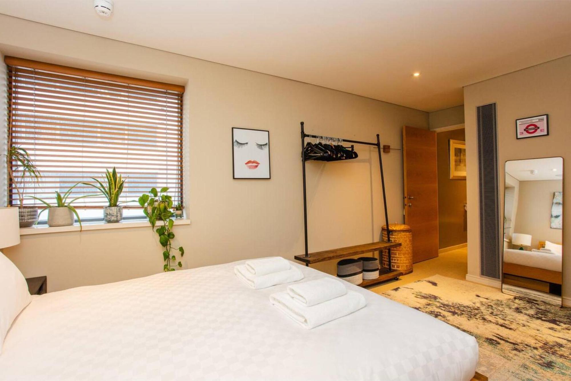 Modern 3 Bedroom Apartment In Paddington Londra Esterno foto