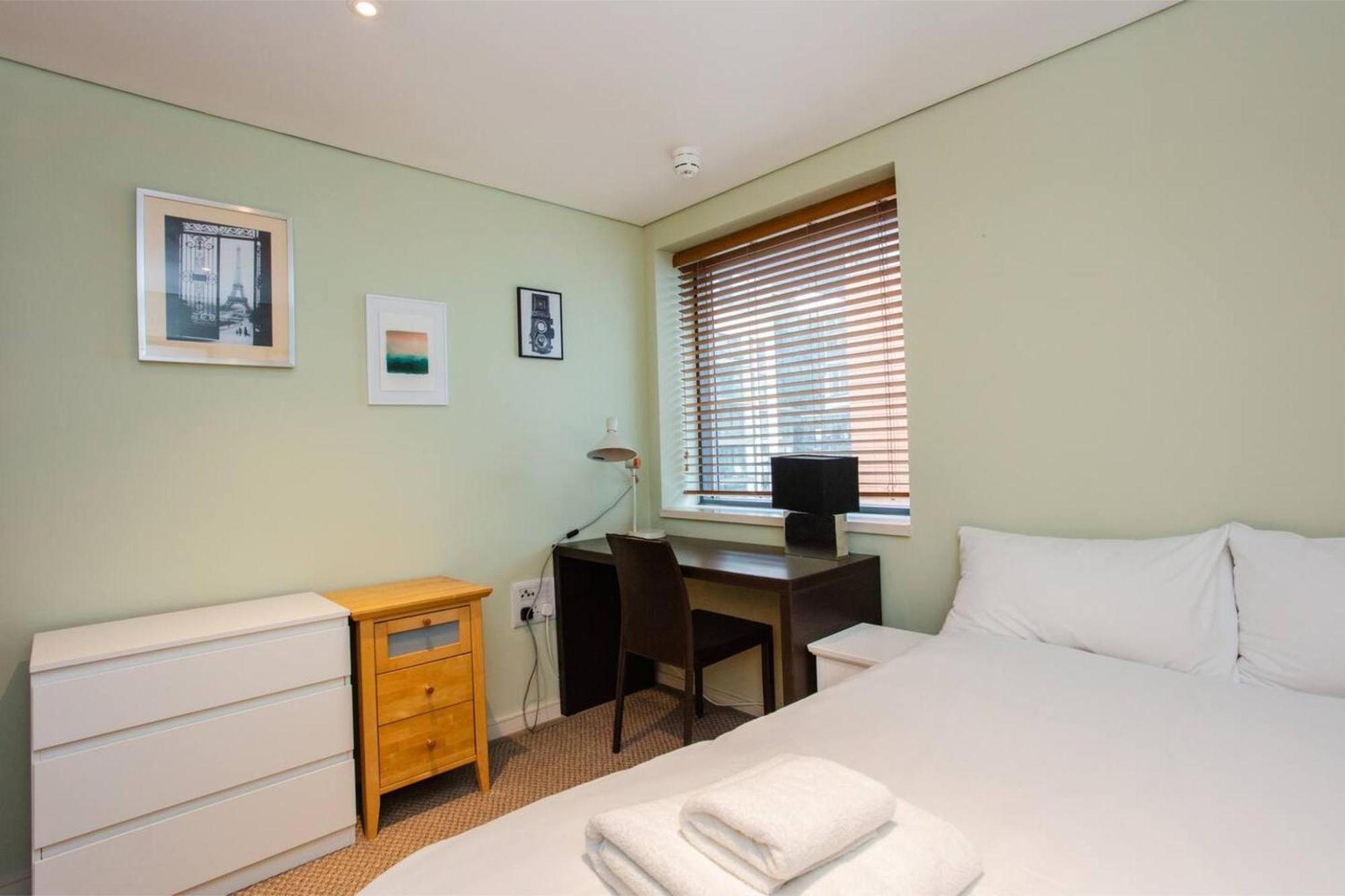 Modern 3 Bedroom Apartment In Paddington Londra Esterno foto